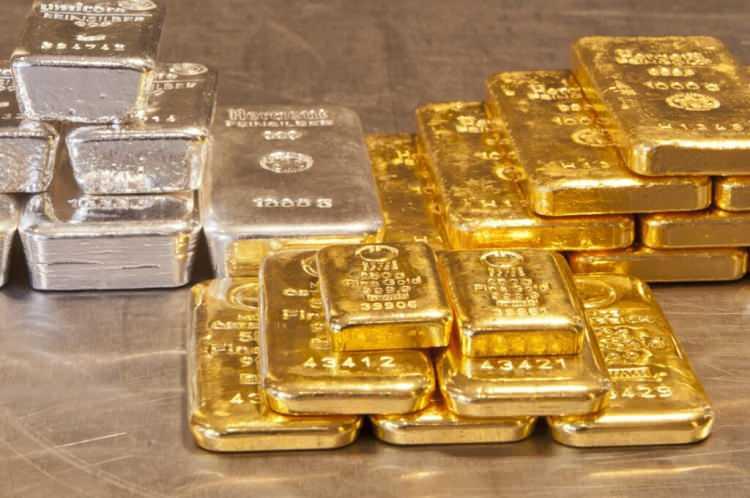 <p> Satış baskısının sürmesiyle sarı metalin bu seviyeleri test etmesini bekleyen bankanın stratejistleri, buranın altına inmediği sürece yukarı yönlü hareketlerin devam etmesinin beklenebileceğini söylüyor.</p>