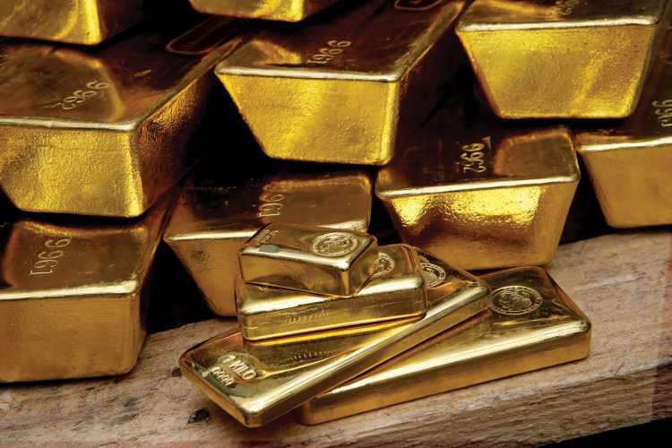 <p><strong>“Fiyatların rekor seviyeleri yeniden dönmesi için ise 1.966 doların üzerine çıkılmasına ihtiyaç var” diyen banka, 2.072 dolarlık rekorun aşılması halinde önemli direnç seviyesi olarak 2.300 doların hedefleneceğini belirtiyor.</strong> </p>