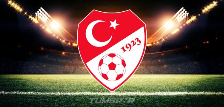 <p>Türkiye Futbol Federasyonu, 2021-2022 sezonu ile ilgili seyirci kararını açıkladı. Buna göre, Süper Lig başta olmak üzere tüm profesyoneller liglerin, yeni sezonda statlarına yüzde 50 kapasite ile seyirci almaları kararı alındı. Bu kararla birlikte merak edilen soruların başında hangi takım, kaç seyirci ile maçları oynayacak oldu. İşte Süper Lig kulüplerinin stat kapasiteleri ve TFF'nin verdiği karara göre statlarına alabilecekleri seyirci sayıları...</p>
