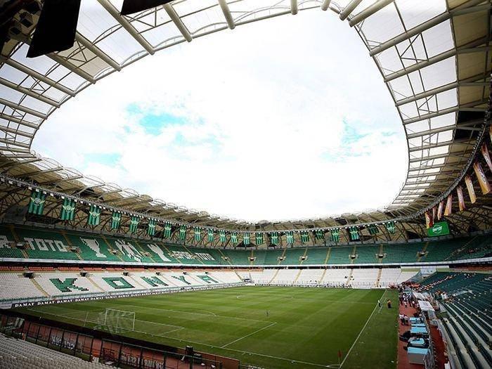 <p>KONYASPOR</p>

<p> </p>

<p>MEDAŞ KONYA BÜYÜKŞEHİR BELEDİYE STADYUMU</p>

<p>Kapasite: 42.000</p>

<p>Maçlara alınacak seyirci sınırı: 21.000</p>
