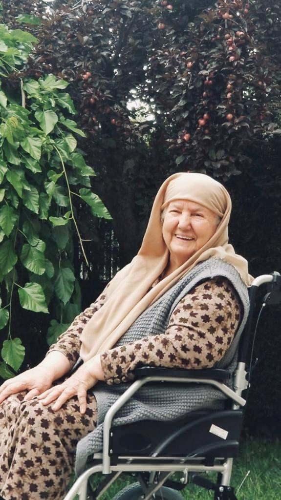 <p>Kanal 7 Genel Yayın Yönetmeni Zahid Akman'ın annesi Havize Mukaddes Akman'ın cenazesi, Hacı Bayram-ı Veli Camisi'nde öğle namazını müteakip kılınan cenaze namazının ardından toprağa verildi.</p>
