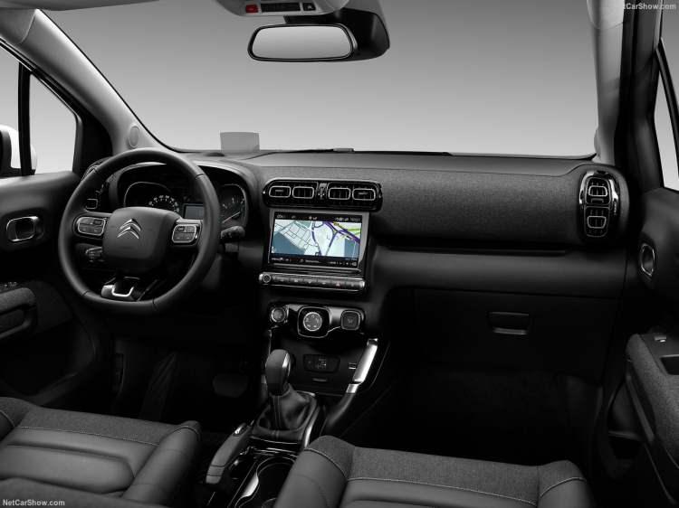 <p>Citroen'in küçük SUV modeli C3 Aircross, geçtiğimiz mart ayında makyaj operasyonu geçirmiş ve yeni yüzüne kavuşmuştu.</p>
