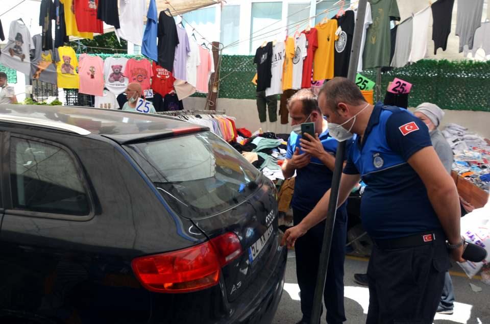 <p>Saat 13.30 sıralarında Avcılar Belediyesi Zabıta Müdürlüğü görevlileri devreye girerek sahipsiz otomobilin plakası ve içindeki bir evraktaki numaraları arayarak sürücüye ulaşmaya çalıştı.</p>