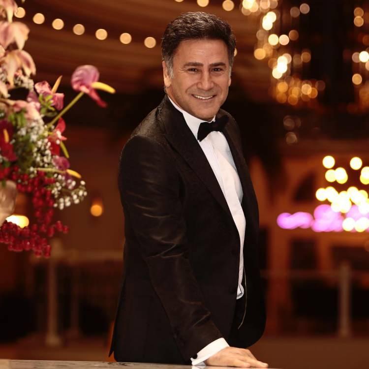 <p><span style="color:#B22222"><strong>Yıldızhan, "İş hayatına ne zaman atıldınız?" sorusuna, "Ser&uuml;venim &ccedil;ok eski yıllara dayanıyor. İnsanlar her ne kadar beni sanat&ccedil;ı kimliğimle bilseler de ben iş hayatında uzun yıllardan beri vardım.&nbsp;</strong></span></p>
