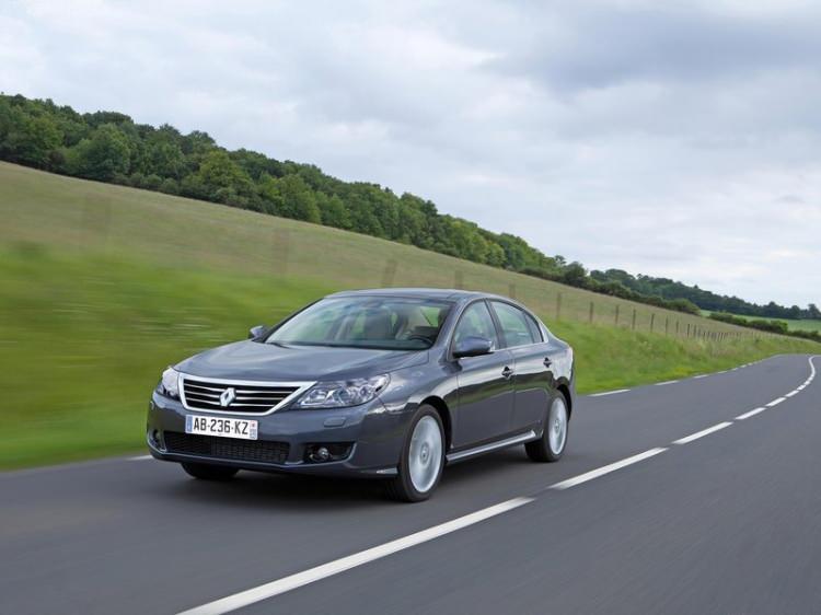 <p><span style="color:inherit">2011 Renault-Latitude</span></p>

<p> </p>
