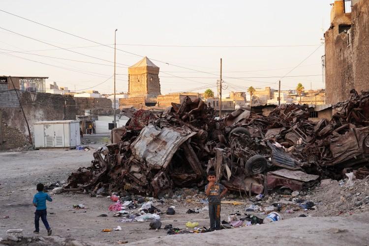 <p>Irak ordusu ve güvenlik güçlerinin 10 Haziran 2014'te Irak'ın en büyük ikinci kenti olan Musul'dan çekilmesi üzerine, kent terör örgütü DEAŞ'ın kontrolüne geçti. </p>