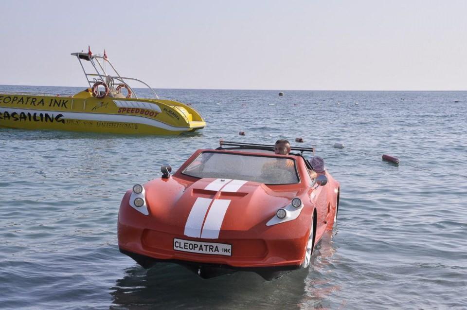 <p>İşler, Orta Doğu ülkelerinin "Jetcar"a çok sıcak baktığını belirterek, "Araplar bu konuda biraz daha heyecanlı. Bu nedenle Mısır'da bir fabrika açmayı düşünüyoruz.</p>

