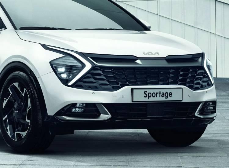 <p>Yenilenen SUV'un kaputu altında 177 beygir güç ve 265 Nm tork üreten <strong>1.6 litre TGDI </strong>ünite bulunacak. <strong>Dizel </strong>tarafındaysa 183 beygir güç ve 415 Nm tork üreten<strong> 2.0 litre</strong> turbo motor yer alacak.</p>

<p> </p>
