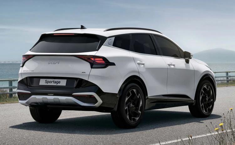 <p>Kia, yeni SUV modelinin temel aldığı platform sayesinde arazide daha yetenekli olduğunu belirtiyor. Yeni Sportage'da Comfort, Eco, Sport ve Smart isimli dört farklı sürüş modu bulunuyor. Ayrıca tamamen yeni <strong>Terrain Mode</strong> da aracın sürüş dinamiklerini kar, çamur ve kum gibi farklı koşullara göre otomatik olarak ayarlıyor.</p>
