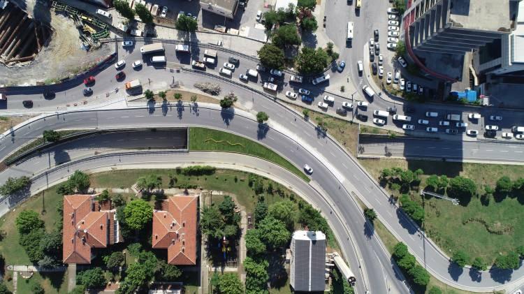 <p>Bölgede yapılan bir "geometrik trafik düzenlemesi" projesiyle bölgenin trafiği tekrar düzenlenerek 2018 yılında alt geçidin iptal edilmesi kararı alındı. </p>