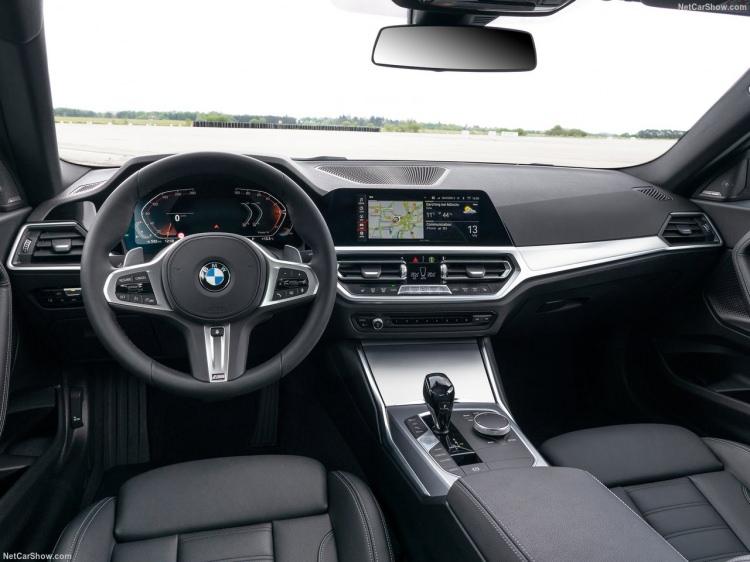 <p>BMW, 2 Serisi Coupe modelini "220i" "220d" ve "M240i" isimleriyle satışa sunacak.</p>
