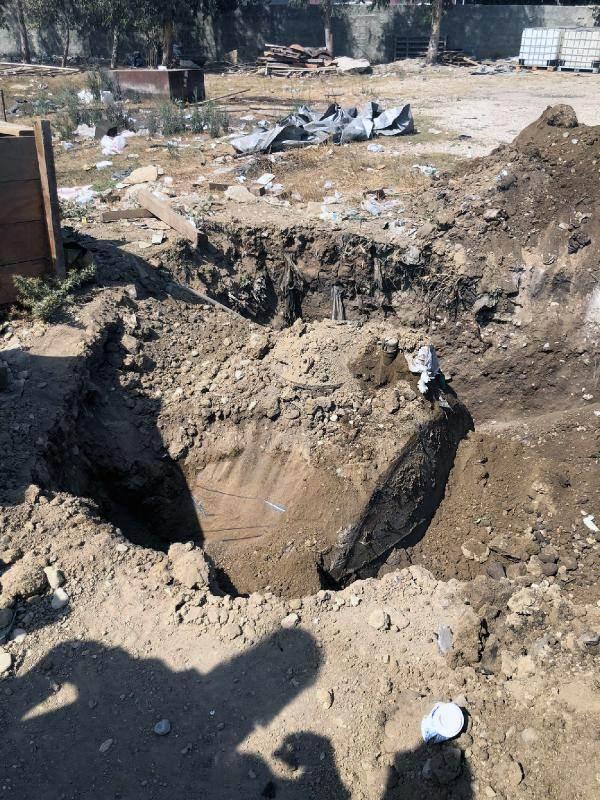 <p>Adana’da, polis operasyonunda, iş yerinin bahçesine gömülü tanklar içinde 6 bin 470 litre gümrük kaçağı akaryakıt ele geçirildi. </p>

