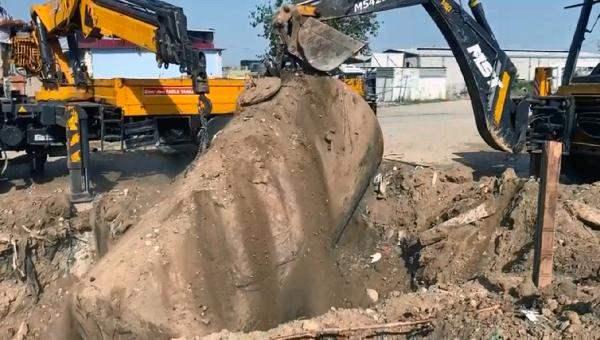 <p> Operasyonda Ü.D. ile A.A. gözaltına alındı. Şüpheliler, emniyetteki işlemlerinin ardından sevk edildiği adliyede çıkarıldığı mahkemece adli kontrol şartıyla serbest bırakıldı.</p>
