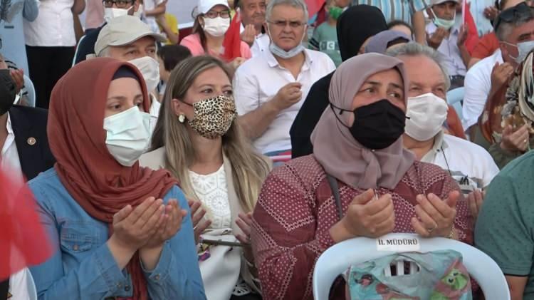 <p><strong>ÇANAKKALE</strong></p>

<p>Çanakkale’de 15 Temmuz Demokrasi ve Milli Birlik Günü dolayısıyla çeşitli etkinlikler düzenlendi. Mehter marşlarıyla coşan vatandaşlar, ellerindeki Türk bayraklarıyla tek yürek oldu.</p>
