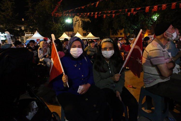 <p><strong>TOKAT</strong></p>

<p>Tokat'ta da tarihi Ali Paşa Camisi'nde Kur'an-ı Kerim tilavetinin ardından şehitler i&ccedil;in okunan hatimlerin duası yapıldı.</p>

<p>&nbsp;</p>
