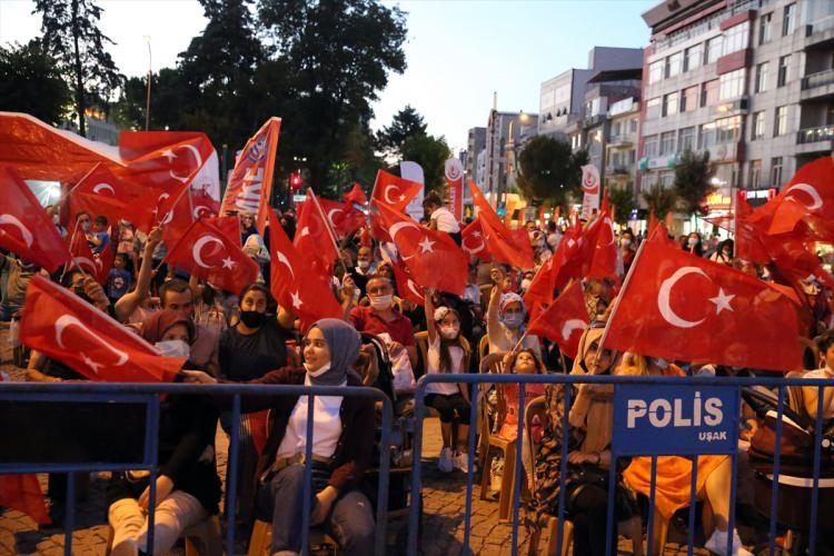 <p><strong>UŞAK</strong></p>

<p>Uşak'ta, 15 Temmuz Demokrasi ve Milli Birlik G&uuml;n&uuml; dolayısıyla 15 Temmuz Şehitleri Meydanı'nda program d&uuml;zenlendi.</p>

<p>&nbsp;</p>
