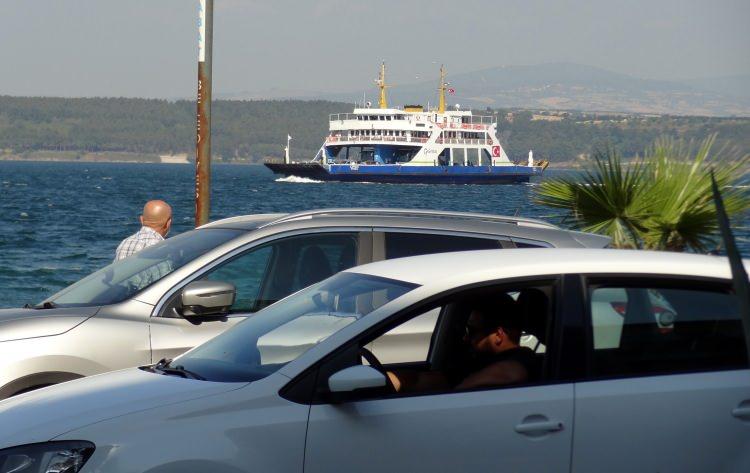 <p>Yeni otoban ile İstanbul Havalimanı'na ulaşımın kolaylaşacağına değinen Çelik, şunları kaydetti:</p>

<p>"İstanbul'a inen Avustralyalılar, Yeni Zelandalılar, belki uzun zamandır haber alamadığımız Anzak pazarından da güzel haberler alacağımızı düşünüyorum. İstanbul'a inen turistler çok rahat ve kolay bir şekilde köprüyle Çanakkale'ye ulaşabilecek. 4 saate ulaşan İstanbul yolculuğu artık 2 saate düşecek. Özellikle Çanakkale bölgesinin tanıtımı ve daha fazla turist çekmesi anlamında da çok ciddi fayda sağlayacağını düşünüyoruz"</p>
