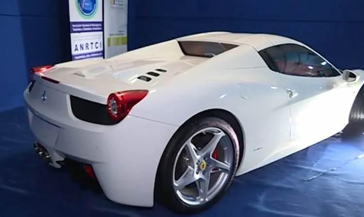 <p>"Tosuncuk’un Ferrari'si" olarak ilk 2017 yılının Kasım ayında drift yaptığı görüntülerle ortaya çıkan 2014 model Ferrari 458 Spider, dünyanın en lüks hız araçlarından bir tanesi.</p>

<p> </p>
