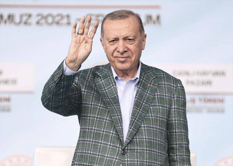 <p>Türkiye Cumhurbaşkanı Recep Tayyip Erdoğan, bazı programlara katılmak üzere geldiği Erzurum'da coşkuyla karşılandı.</p>
