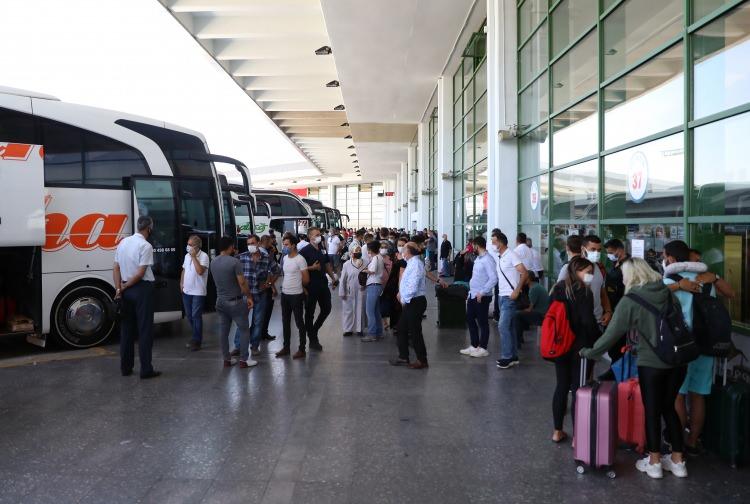 <p>AŞTİ'ye Kurban Bayramı tatilinde 1 milyon 200 bin kişi ayak basacak</p>
