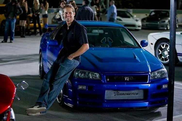 <p>Nissan Skyline GT-R Hollywood'un da sevdiği modellerden biri. Hızlı ve Öfkeli'de (The Fast and the Furious) canlandırdığı Brian O’Conner karakteriyle dünya çapında üne kavuşan ve 40 yaşında geçirdiği trafik kazası sonrası hayatını kaybeden Paul Walker'ın da en sevdiği modellerin başında geliyordu.</p>
