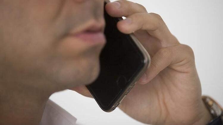 <p>Marka ya da yetkili servis yeni telefonu vermezse Tüketici Hakem Heyeti'ne müracaat edilir. Ancak Tüketici Hakem Heyetleri sadece kişi adına faturalandırılmış cep telefonları için çözüm üretir. Şirketler adına faturalandırılmış cep telefonları için oluşan uyuşmazlıklara Tüketici Mahkemeleri bakıyor.</p>