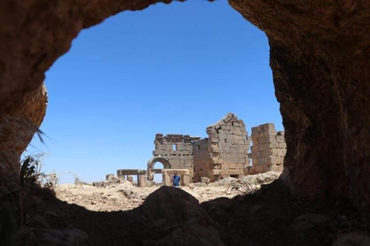 <p>BELGESEL KANALLARI SIRAYA GİRDİ </p>
<p>Uluslararası Dünya Anıtlar Sitler Konseyi ICOMOS’un uluslararası bilimsel komitesi ICORP tarafından hayata geçirilen “ICORP-On The Road” projesi kapsamında belgesel serisi için Nepal Katmandu’da çekimler yapan ekip, 2. bölümde yer alacak Zerzevan Kalesi çalışmalarını tamamlamış.</p>