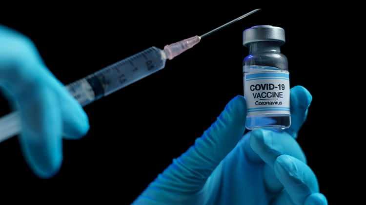 pNüfusa oranla en fazla doz aşı yapılan ülke, her 100 kişiye düşen 162,99 doz sayısı ile Birleşik Arap Emirlikleri (BAE) oldu./p 