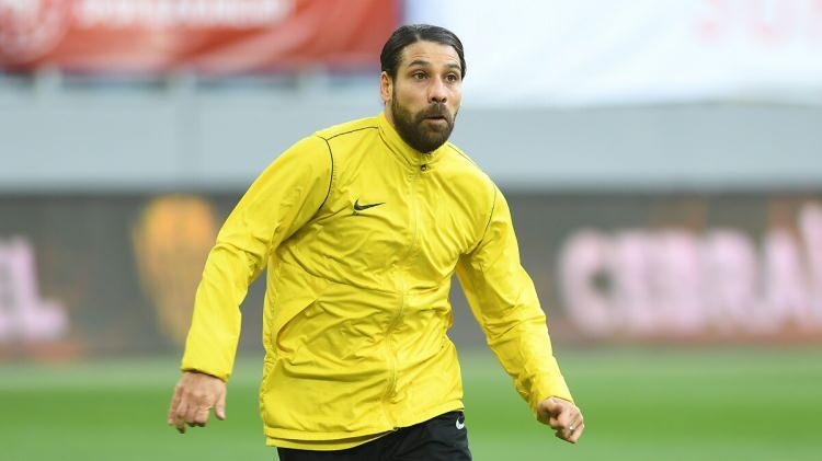 <p>Olcay Şahan<br />
<br />
Mevki: Kanat <br />
<br />
Son Kulüp: Yeni Malatyaspor</p>