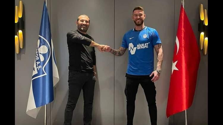 <p>Ömer Şişmanoğlu <br />
<br />
Mevki: Forvet<br />
<br />
Son Kulüp: Tuzlaspor </p>