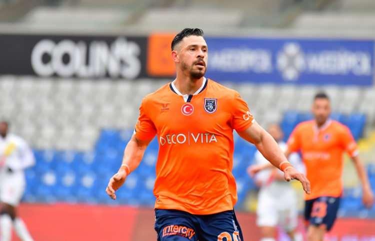 <p>Giuliano<br />
<br />
Mevki: Orta Saha<br />
<br />
Son Kulüp: Başakşehir </p>