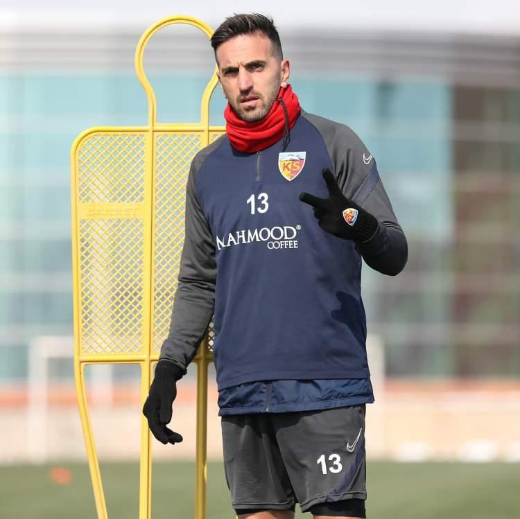 <p>Miguel Lopes<br />
<br />
Mevki: Defans<br />
<br />
Son Kulüp: Kayserispor</p>