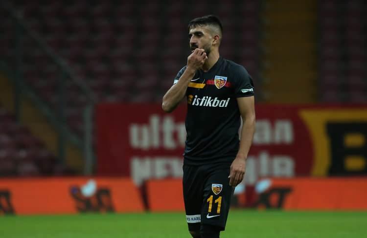 <p>Muğdat Çelik <br />
<br />
Mevki: Forvet<br />
<br />
Son Kulüp: Kayserispor</p>