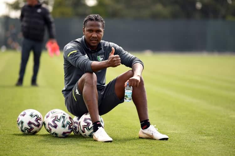 <p>Hadi Sacko<br />
<br />
Mevki: Forvet <br />
<br />
Son Kulüp: Denizlispor </p>

