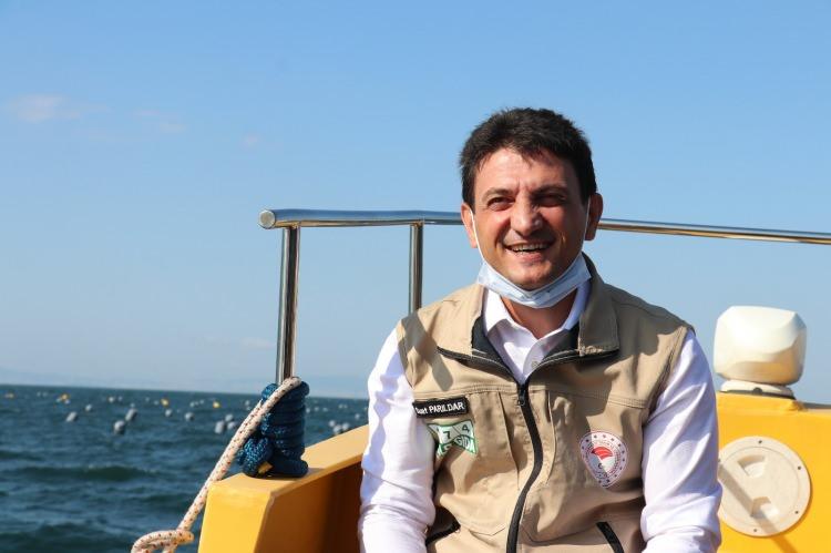 <p>Çınarcık açıklarında kurulumu devam eden çiftlikte incelemelerde bulunan İl Tarım ve Orman Müdürü Suat Parıldar, burada yaptığı açıklamada, Yalova'nın Marmara Denizi'nde 123 kilometre kıyı şeridine sahip olduğunu söyledi.</p>