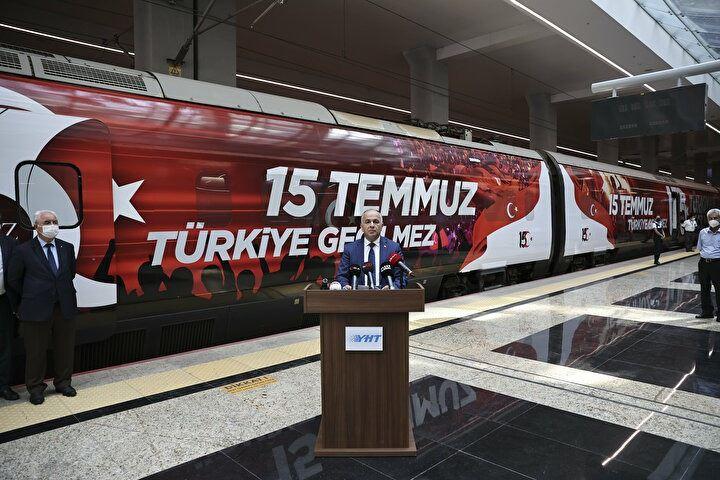 <p>15 Temmuz Demokrasi ve Milli Birlik Günü Treni'miz iki ay süresince Ankara-İstanbul-Ankara hattında yaklaşık 56 bin kilometrelik yol kat ederken 60 bin yolcumuzu taşıyarak, o ruhu bir kez daha herkesin hissetmesini sağlayacaktır. 15 Temmuz Demokrasi ve Milli Birlik Günü Treni'mizin yolu açık olsun."</p>

