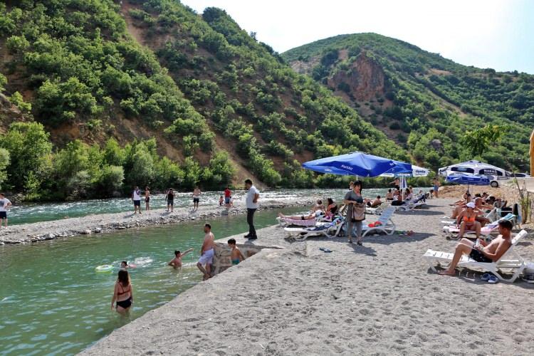 <p>Ege ve Akdeniz artık alışılmış bir yer. Burası doğayla iç içe olduğu için burayı tercih ediyoruz" dedi.</p>
