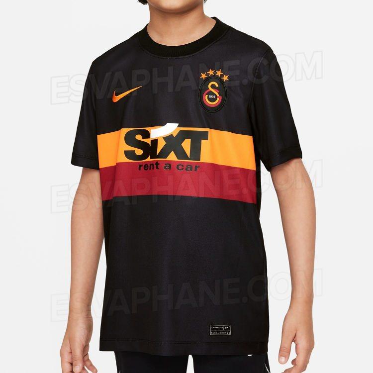 <p>Galatasaray 2021-2022 sezonu deplasman forması</p>
