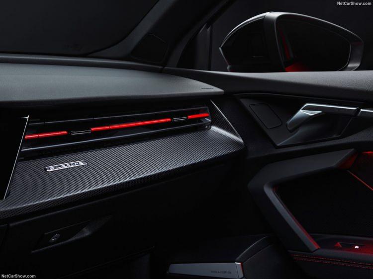 <p>Alman otomotiv devi Audi'nin yüksek performanslı aracı yeni nesil Audi RS3 Sedan ve Sportback resmen tanıtıldı.<br />
<br />
 </p>

