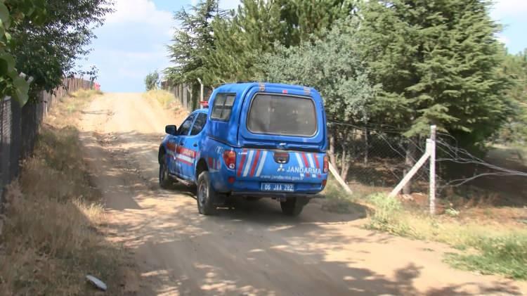 <p> ‘Şu taraftan geliyorum’ dedi. Nereye gidiyorsun dedim. ‘Şu tarafa gidiyorum’ dedi. Durumu çok kötü değildi. Az biraz yorgun gibiydi. Ama iyiydi” şeklinde konuştu.</p>

