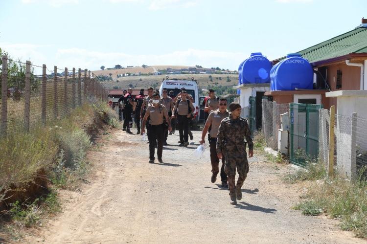 <p>Eker'in, kaybolmadan önceki son görüntülerinin güvenlik kamerasına yansıdığı bölgeye yakın bir yerde bulunduğu öğrenildi.</p>