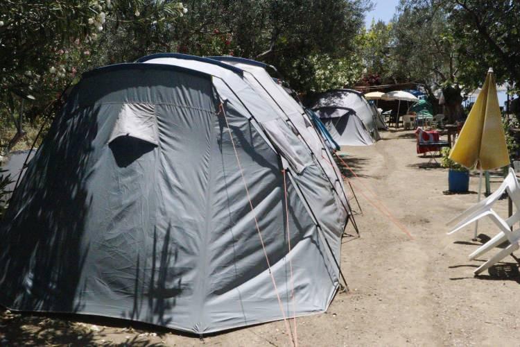 <p>Doğayla baş başa bir tatil geçirdiklerini kaydeden Nevin Efe'nin eşi Ramazan Efe, şunları söyledi:<br />
</p>