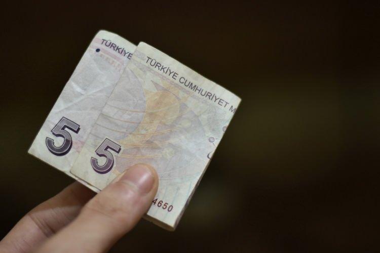 <p> Diğer yandan kısa çalışma ödeneğinin işsizlik maaşı alınacak süreden mahsup edilmemesi yönünde Cumhurbaşkanı kararı yayımlandı ve bu sürelerin işsizlik maaşından mahsup edilmemesi sağlandı.</p>