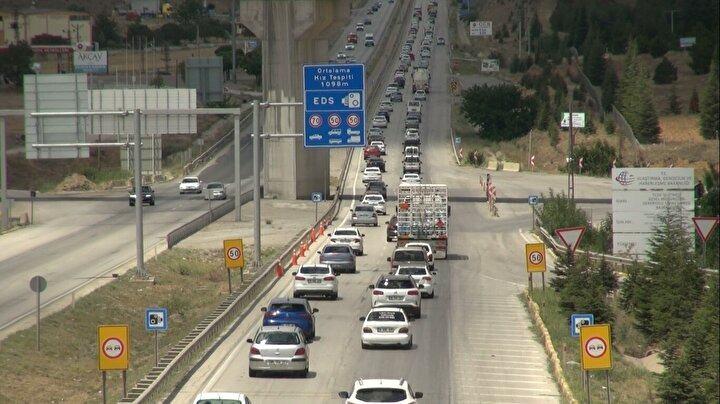 <p>Trafik yoğunluğunun hafta sonuna kadar devam etmesi bekleniyor.</p>