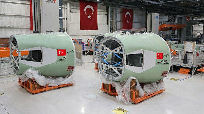 <p>Türkiye, son yıllarda savunma sanayiinde atağa geçti. Dünyanın en önemli savunma sanayii kuruluşları arasında 53’üncü sırada bulunan Türk Havacılık ve Uzay Sanayii AŞ’nin (TUSAŞ) tesislerinde insansız hava araçlarından muharip uçağa kadar pek çok stratejik proje hayata geçiriliyor. Hedef dünyada ilk 10.</p>

<p> </p>
