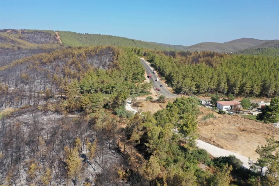 <p>Yanan alanda Muğla Orman Bölge Müdürlüğü ile Büyükşehir Belediyesine bağlı çok sayıda yangın söndürme ekibi soğutma çalışması yapıyor.</p>

<p> </p>
