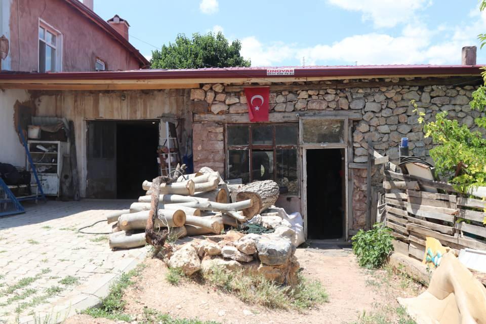 <p>Gücümün yettiği kadar yapmaya devam edeceğim. Para kazanmadan öte bu malzemeleri yaparken dinleniyorum." ifadelerini kullandı.</p>