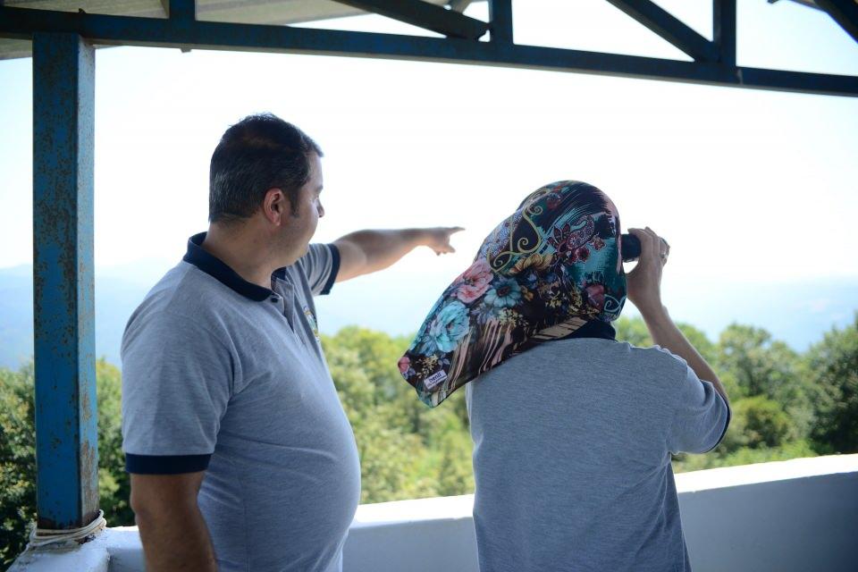 <p>Bursa Orman Bölge Müdürlüğü'nün sorumluluk bölgesinde olan, Mustafakemalpaşa ilçesine bağlı gözetleme kulelerinde görev yapan personel, karı-koca olarak 12 saatlik vardiyalarla olası orman yangınlarına karşı nöbet tutuyor. </p>
