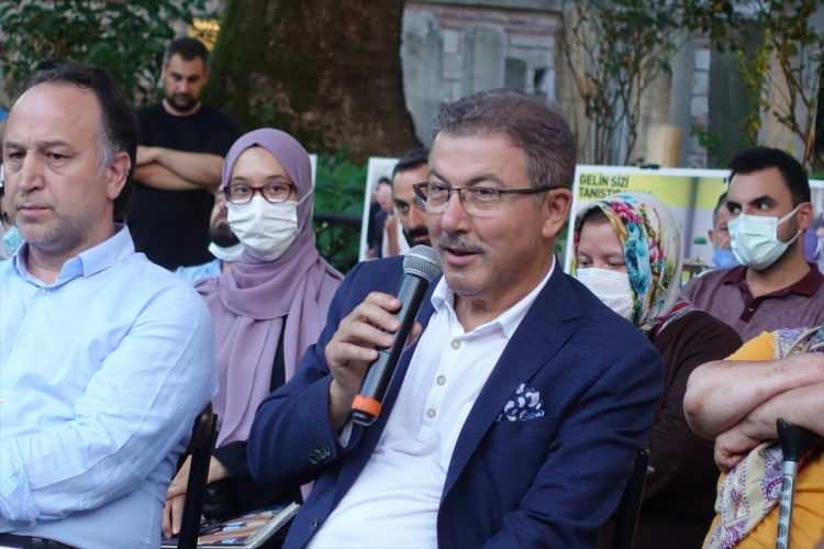 <p><strong>"Gültekin'in yaptığı çalışmalar amacına ulaştı"</strong></p>
<p>Eyüpsultan Belediye Başkanı Deniz Köken de öldükten sonra güzel yad edilmenin, vakıf insanlar olmanın önemine değinerek, Gültekin'in de kendini vakfeden değerli bir şahsiyet olduğunu söyledi.</p>
<p>Köken, bugün pek çok insanın bir araya gelerek Gültekin'in bıraktıkları üzerine konuşmasının, onun yaptığı çalışmaların amacına ulaştığını gösterdiğini kaydetti.</p>
<p>Kendisiyle dergi fuarında tanıştıklarını anlatan Köken, bundan sonraki dergi fuarlarının da aynı mekanda yapılmaya devam edeceğini ifade etti.</p>