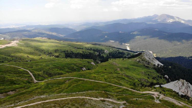 <p>Ilgaz endemik bitkiler, yaylaları, doğal güzellikleri ve içinde bulunduğumuz sıcak yaz günlerinde serinleyebileceğimiz, doğayla baş başa kalabileceğimiz bir yer." dedi.</p>
